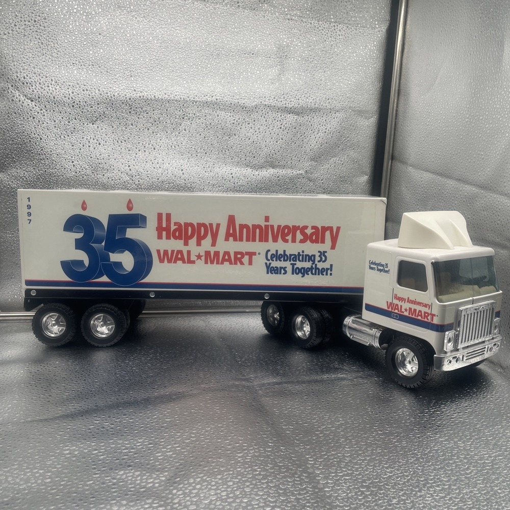 1997 Nylint Wal Mart 35 Years GMC 18 Wheeler Semi Truck Diecast Vehicle